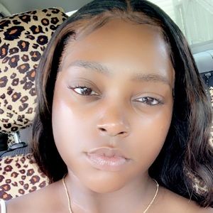 Meet your Posher, Janeiqua